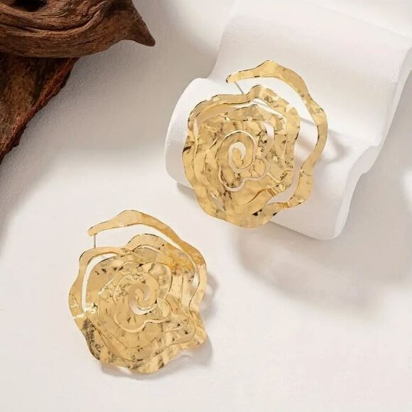 NEW Hammered Gold Huge Swirl Statement Earrings - Picture 4 of 5